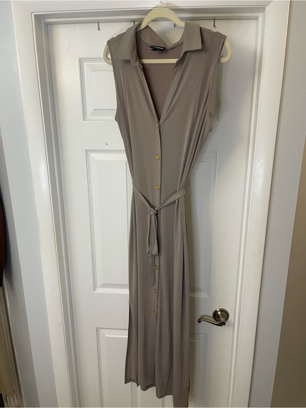 NWT Sleeveless Collared Button-Front XL Maxi Dress in Taupe or Khaki